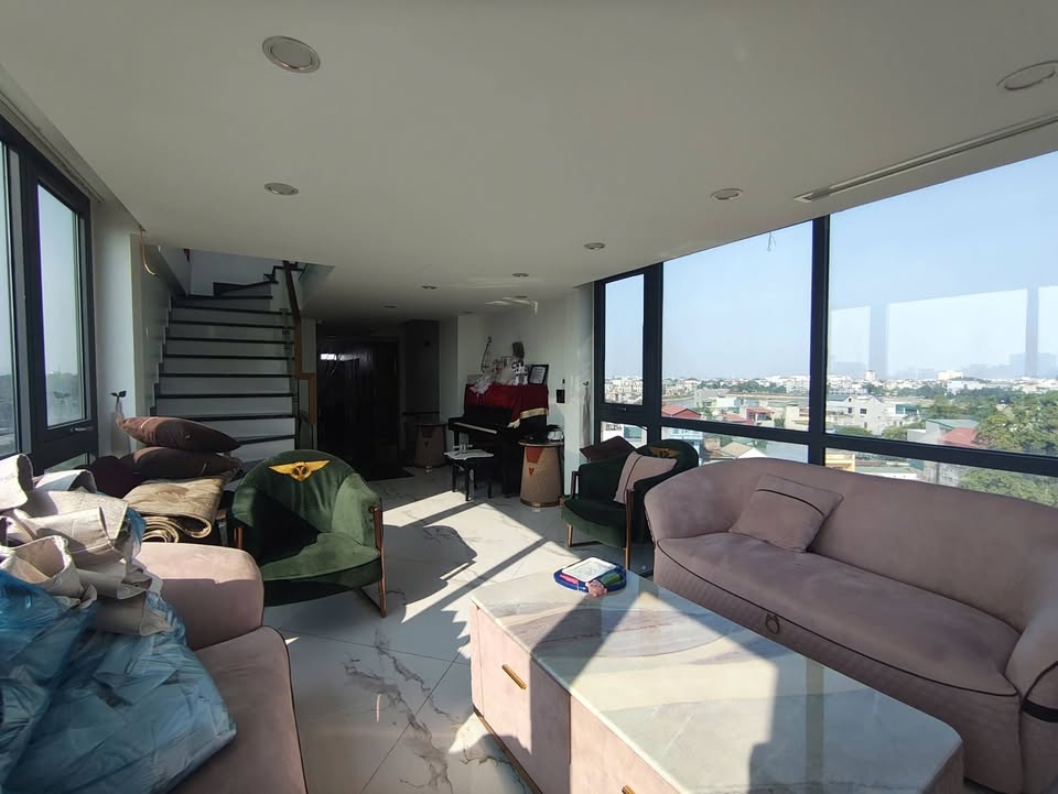 Nhà 6 tầng mặt đường Lê Lợi, phường Đông Hương, 61m² - Kinh doanh sầm uất gần chợ Vườn Hoa!