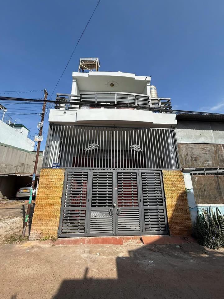 Nhà phố hẻm bê tông Y Moan 90m² giá 3.8 tỷ - Ô tô vào thoải mái!