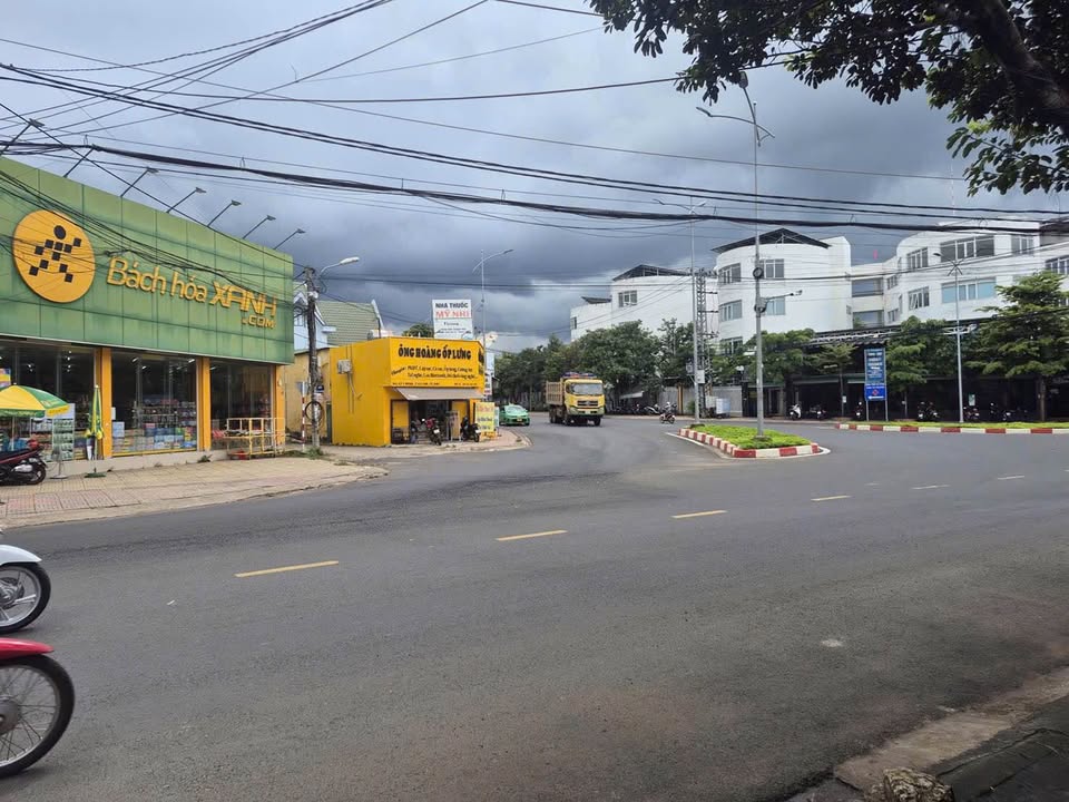 Bán nhà mặt tiền kinh doanh đường Y Wang, TP. Buôn Ma Thuột 2270m² - Vị trí đắc địa, giá tốt!