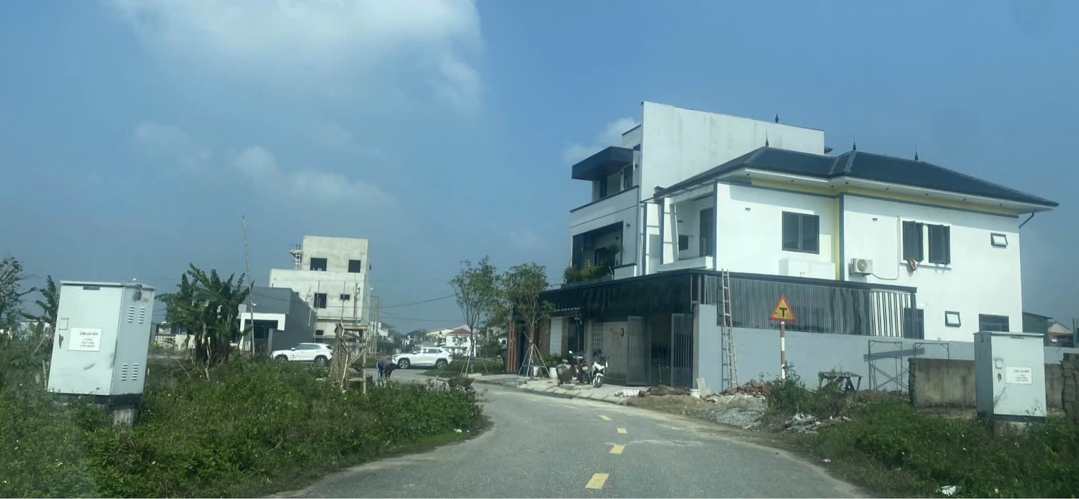 Nhà phố Cọc Lim Thạch Trung 165m² giá 4.2 tỷ - Biệt thự siêu đẹp trong khu dân cư