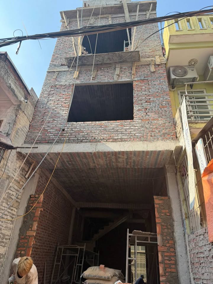 Nhà phố Trần Nguyên Hãn, Hải Phòng 60m² giá 4.15 tỷ - Ô tô sát nhà, vị trí đắc địa!