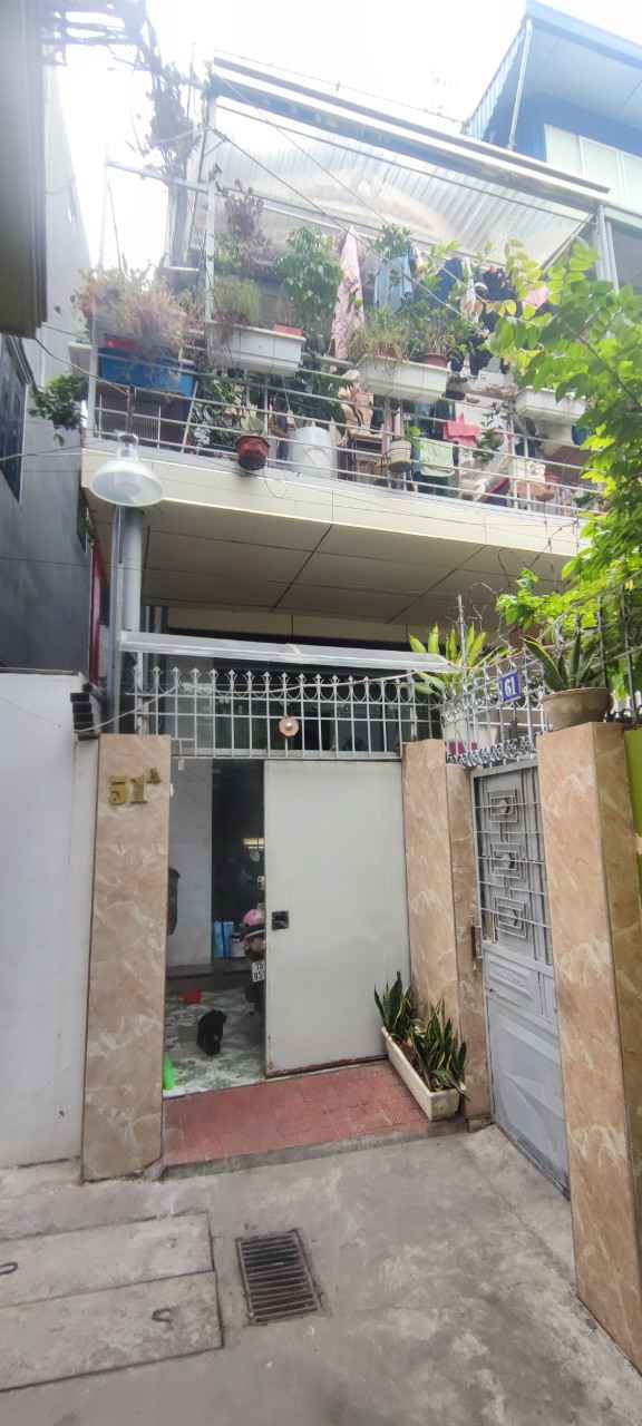 Nhà 3,5 tầng Miếu Hai Xã 56m² giá 2.7 tỷ - Sổ đỏ chính chủ, vị trí đẹp!