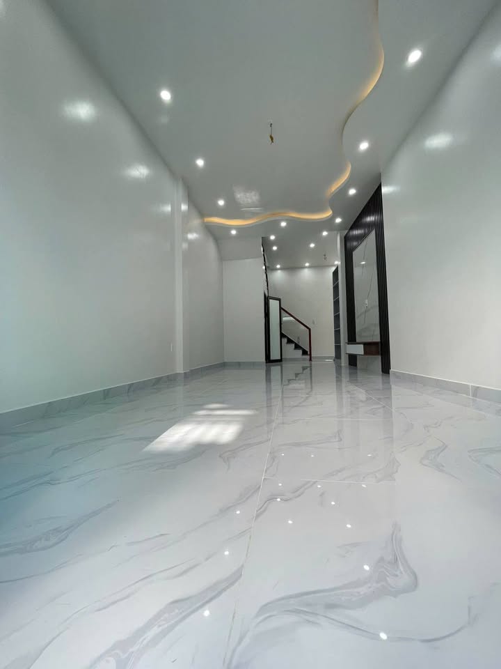 Nhà mới xây đẹp tại Ngõ Chợ Hàng, 135m² giá 4.3 tỷ - Chính chủ bán gấp!