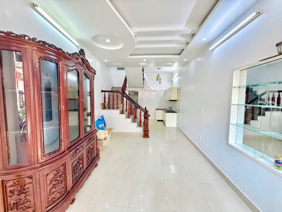 Nhà riêng 5 tầng Đường Cát Dài, Hải Phòng 45m² giá 5.15 tỷ - Ô tô đỗ cửa 24/7!