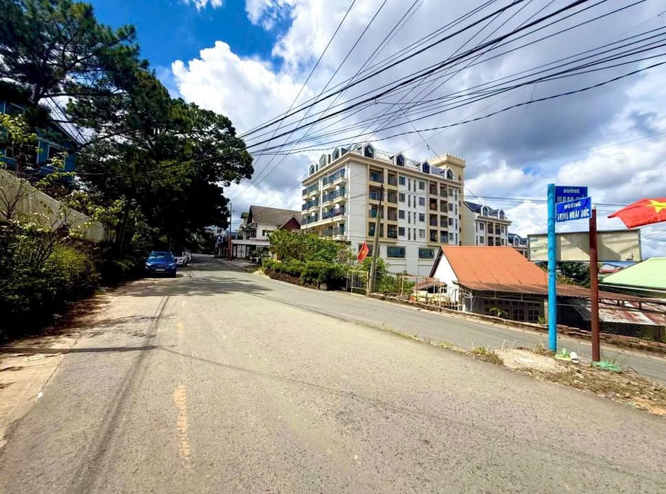 Đất mặt tiền Trịnh Hoài Đức Đà Lạt 400m² giá 21 tỷ - Cơ hội đầu tư tiềm năng!