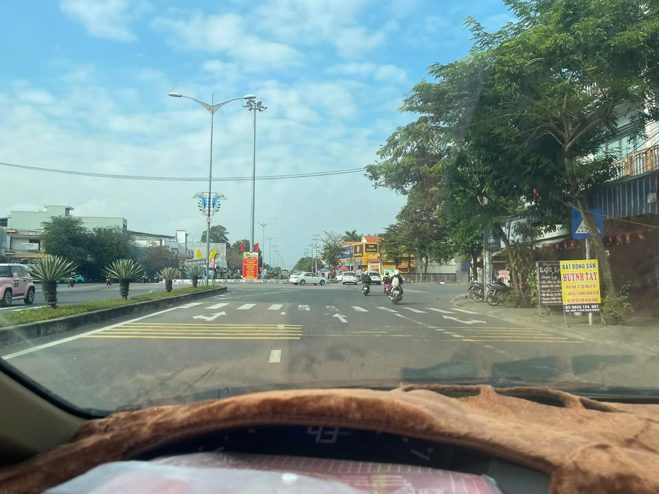 Đất nền Khối Tân Khai, Điện Dương 304m² giá 2.4 tỷ - Sổ hồng chính chủ, vị trí đẹp!