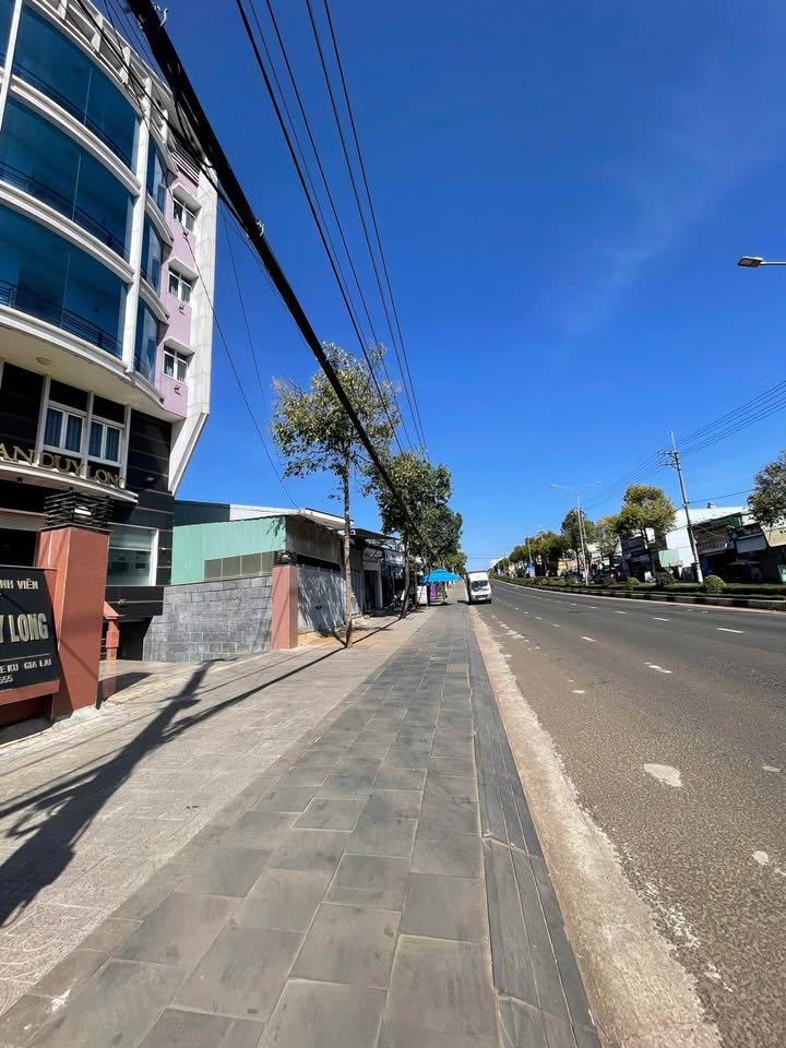 Đất mặt tiền Phạm Văn Đồng 195m² giá 3.85 tỷ - Kinh doanh sầm uất gần sân bay!