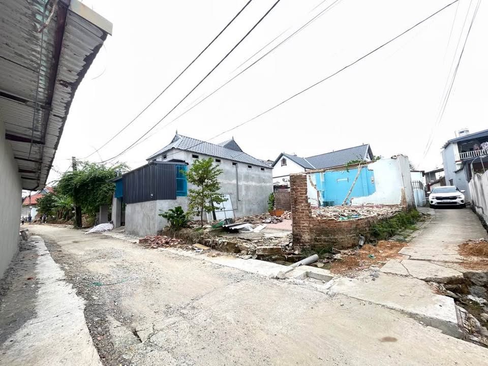 Đất nền Núi Đôi, Sóc Sơn 100m² giá 3 tỷ - Sổ hồng chính chủ, vị trí đắc địa!