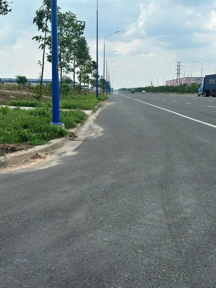 Đất KCN Long Khánh, Đồng Nai 4.2ha giá 3.57 tỷ - Cơ hội đầu tư hấp dẫn!