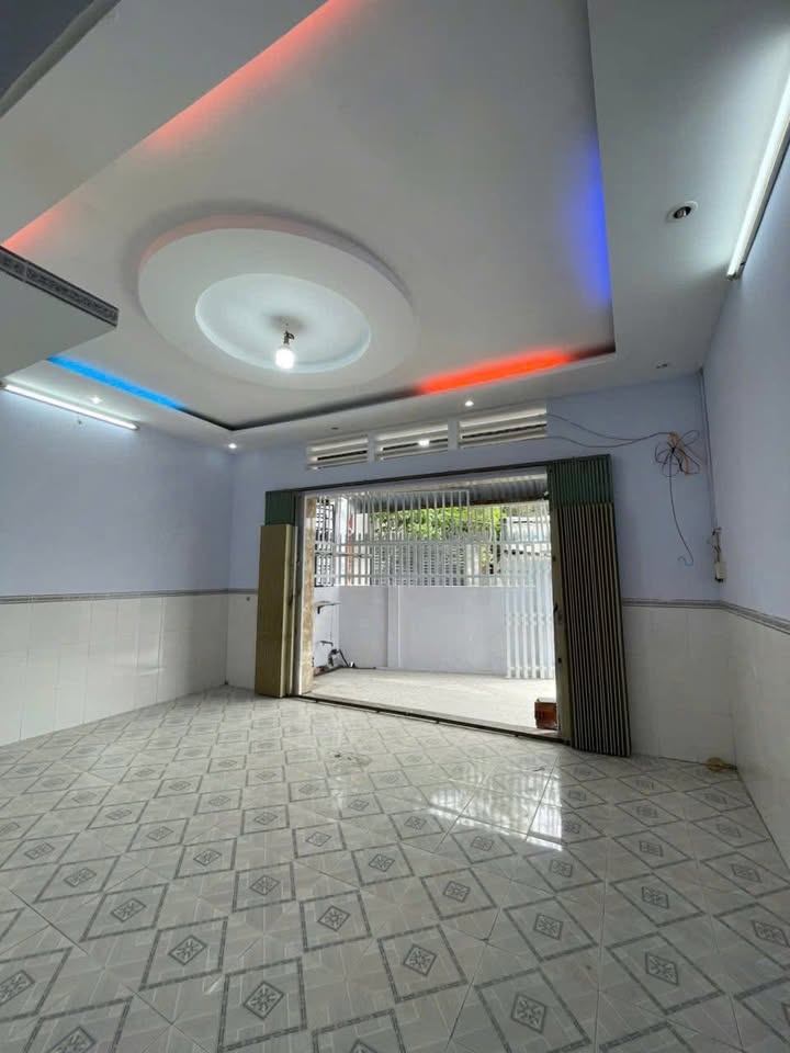 Nhà cấp 4 hẻm xe 4 chỗ Phường Tân Vạn 105m² giá 2.4 tỷ - Thích hợp an cư lập nghiệp!