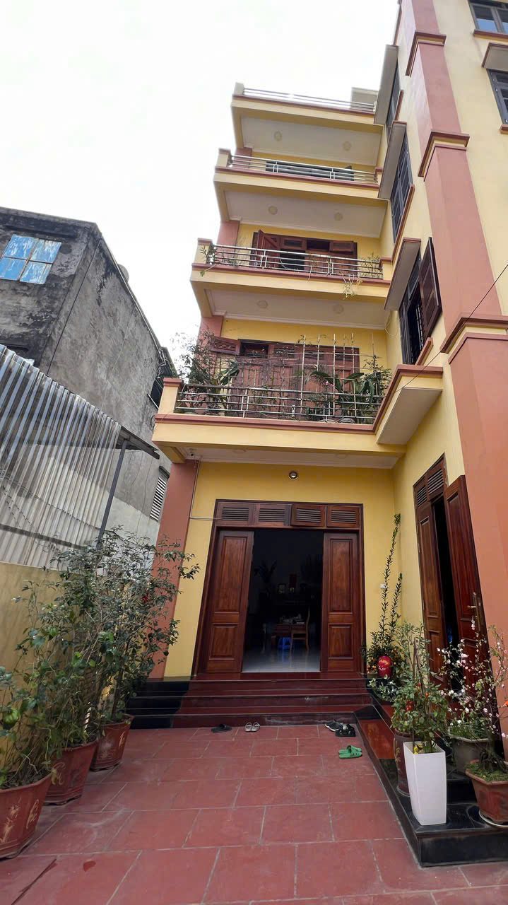 Nhà cho thuê tại Cự Khối, Long Biên 6 phòng - Phù hợp làm văn phòng hoặc trung tâm đào tạo!