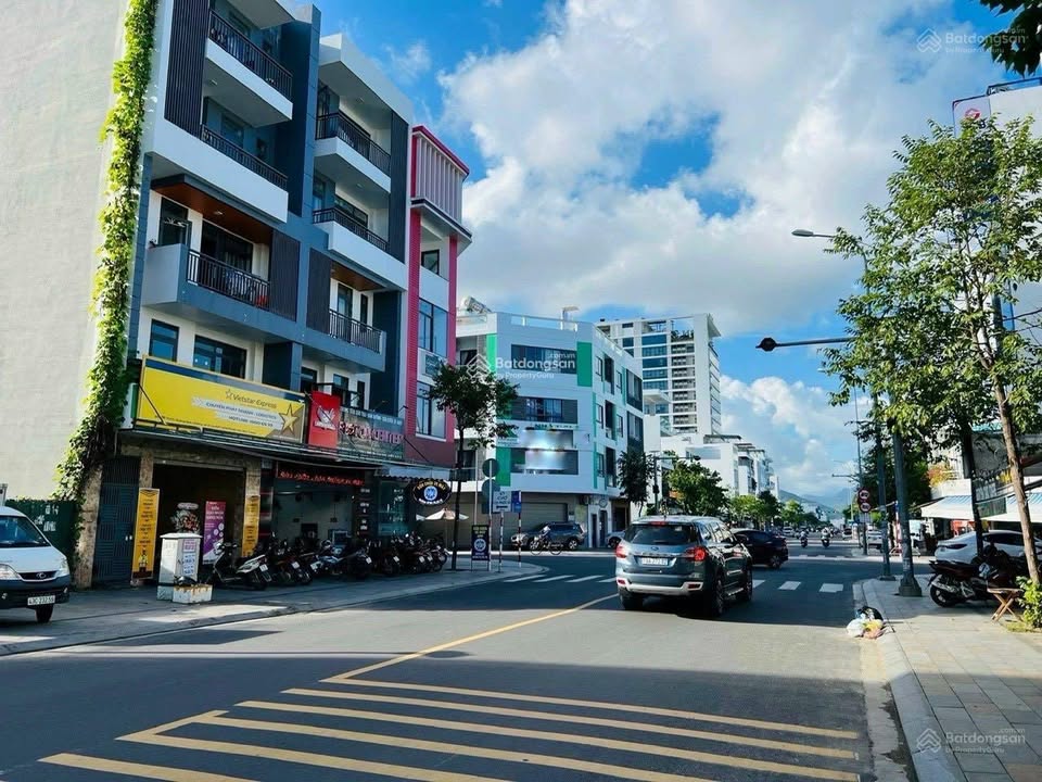 Nhà mặt tiền đường Thích Quảng Đức VCN Phước Hải Nha Trang 130m² giá 26.5 tỷ - Đầu tư sinh lời ngay!