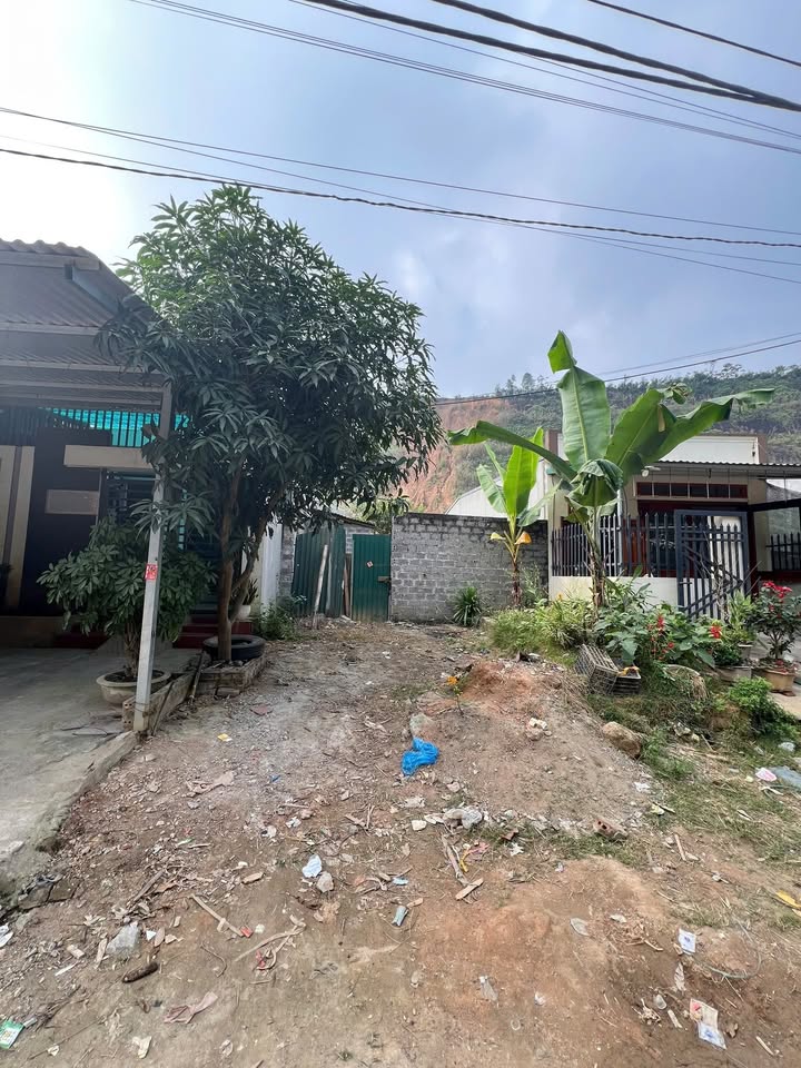 Đất nở hậu 136m² tại Km8 Đường M2 Bản Phiệt - Giá 1 tỷ, chính chủ sẵn sàng giao dịch!