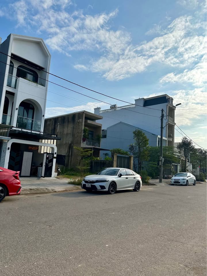 FrontHouse Út Tịch, Huế 103m² giá 3.3 tỷ - Đầu tư sinh lời ngay!