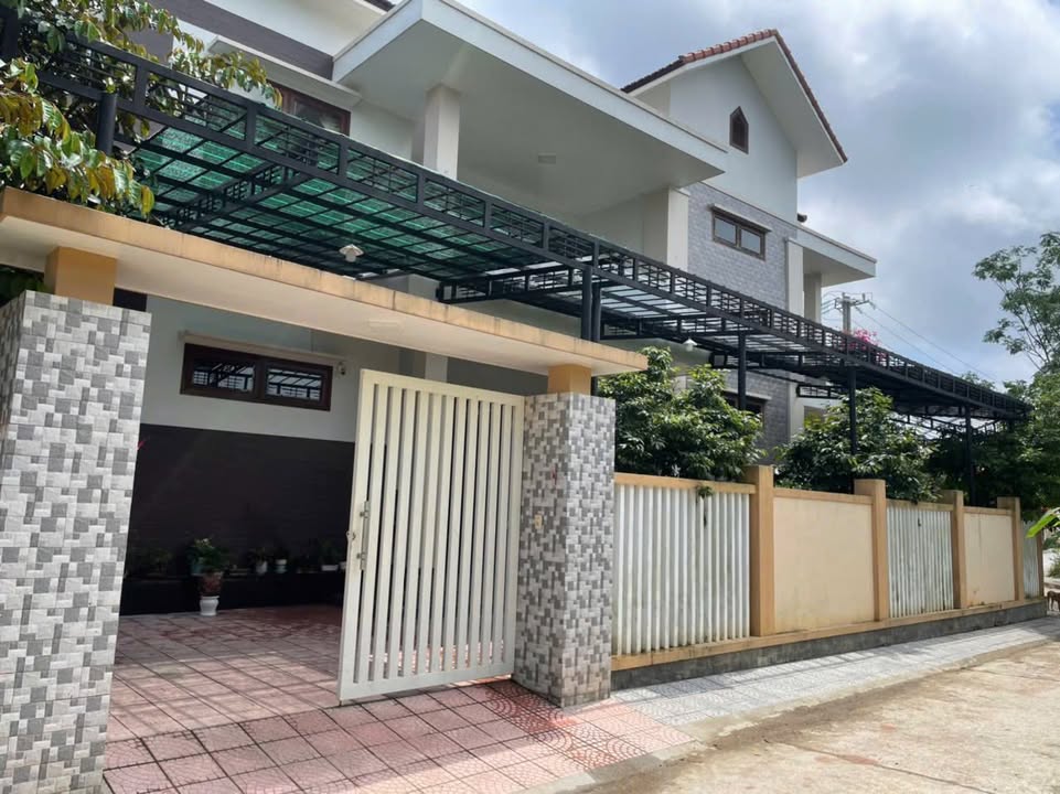 Nhà phố Hương Sơ, Phú Xuân 300m² giá 4.x tỷ - Cơ hội vàng cho người an cư!