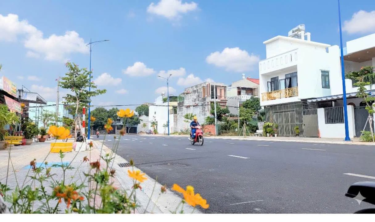 Nhà mặt tiền Dương Văn Nga, Rạch Dừa, 110m², giá 7.8 tỷ - Vị trí đẹp, giao thông thuận lợi!