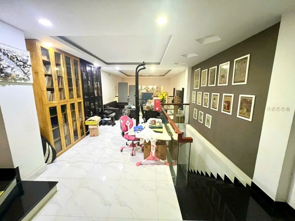 Nhà 5 Tầng Hẻm 43 Cộng Hòa, Tân Bình 49m² giá 9 tỷ - Gara ô tô trong nhà!