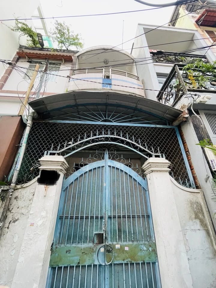 Nhà phố Tân Sơn Nhì 36m² giá 5.7 tỷ - Hẻm ô tô thông thoáng, 4PN sang trọng!