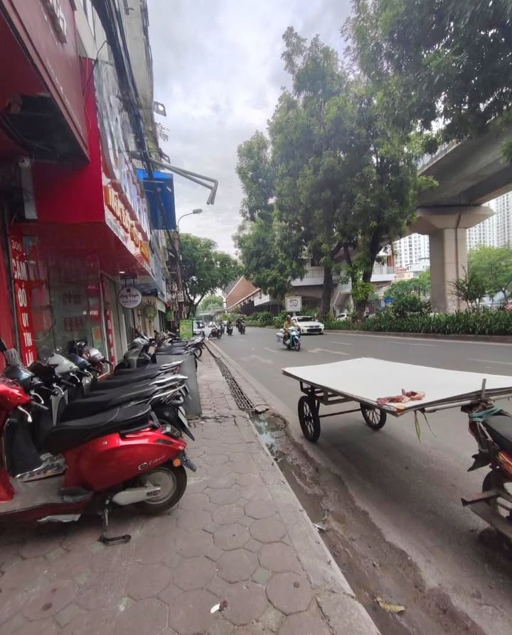 Bán đất Đường Láng, Đống Đa 84m² giá 17.5 tỷ - Ngõ 3 gác, cách phố 10m