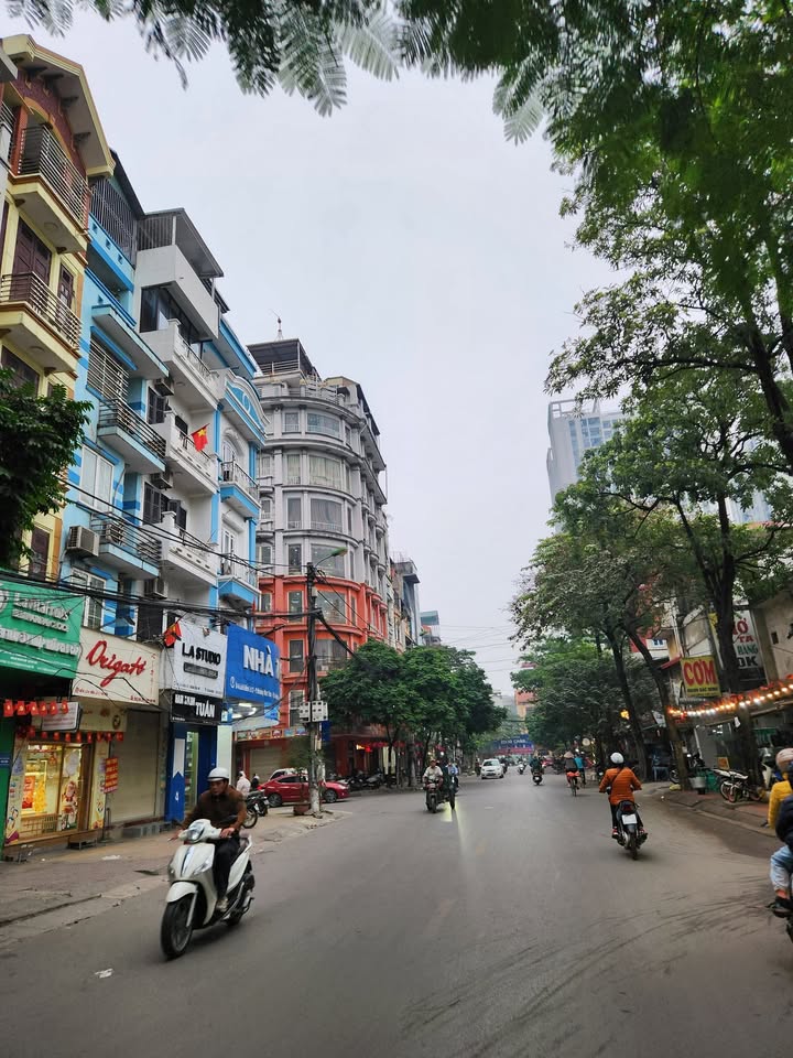Nhà mặt phố Hoàng Mai 85m² giá 45 tỷ - Kinh doanh đa dạng