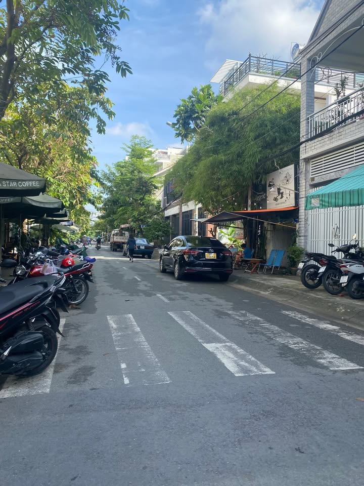 Nhà mặt tiền đường số 16, Phường Tân Phú, Quận 7 - 80m² giá 15 tỷ - Vị trí đắc địa gần chợ và trường đại học!