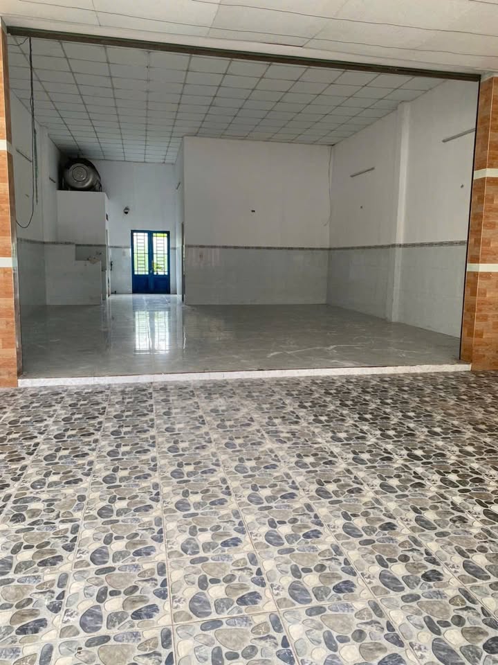 Nhà mặt tiền Trần Thị Bốc, Hóc Môn 140m² giá 8.5 triệu - Phù hợp vừa ở vừa kinh doanh!