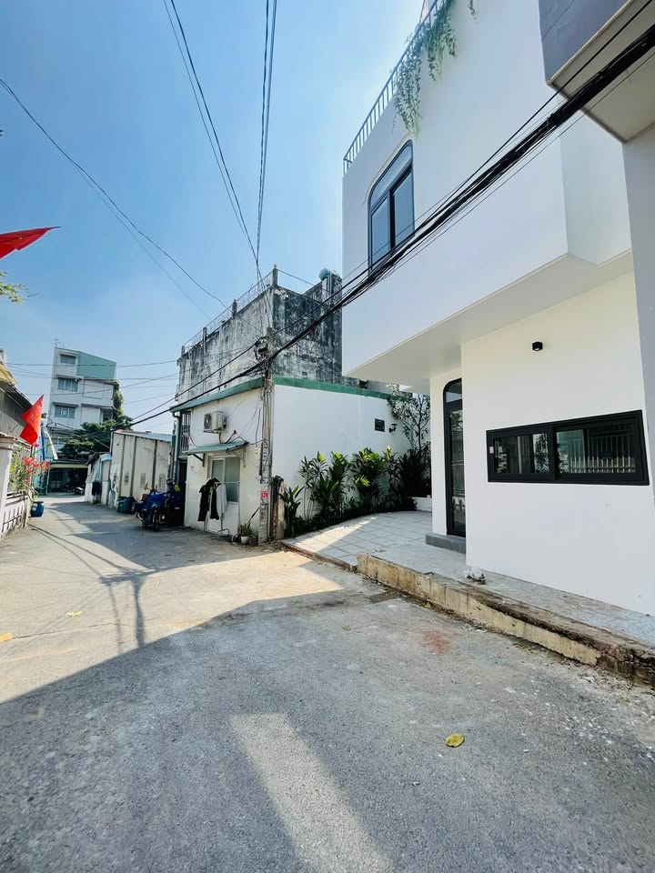 Biệt Thự Mini Lê Văn Việt 71m² giá 8 tỷ - Thiết kế hài hòa với thiên nhiên!