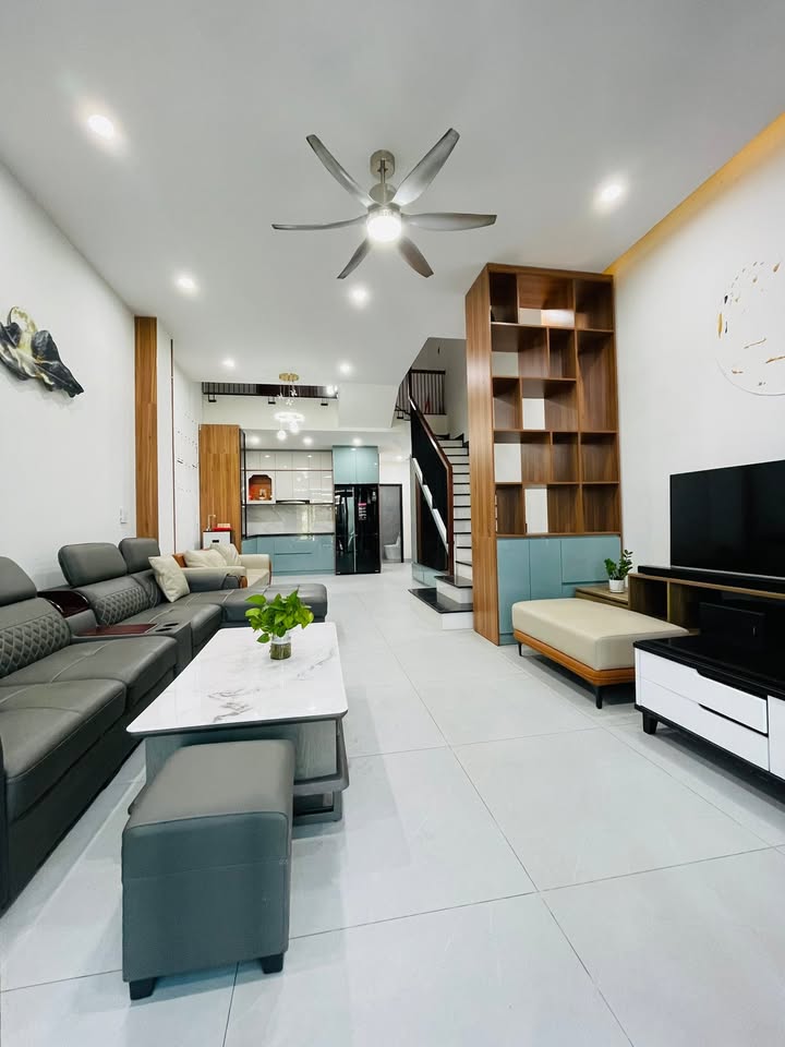 Nhà nguyên căn đường Hòa Phú, Đà Nẵng 3PN giá 15 triệu - Nội thất đầy đủ, chỉ cần vào ở ngay!