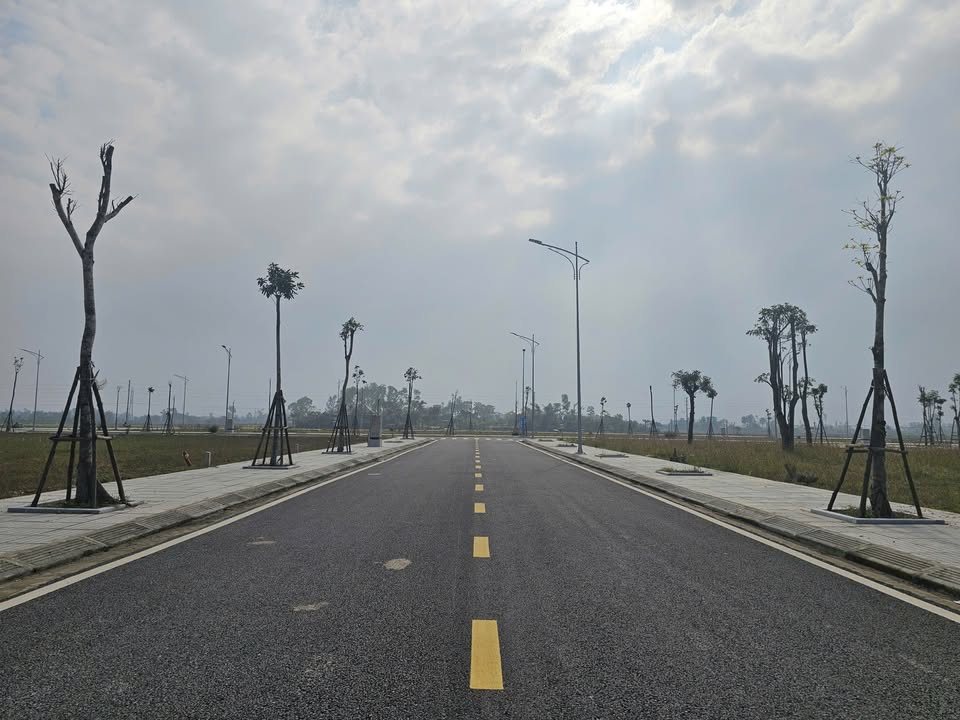 Đất liền kề Phường Hà Huy Tập 320m² giá 4 tỷ - Vị trí đắc địa gần công viên