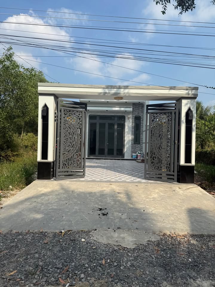 Nhà mới 100% tại Hòa Thành, Tây Ninh 90m² giá 1.4 tỷ - Thương lượng ngay!