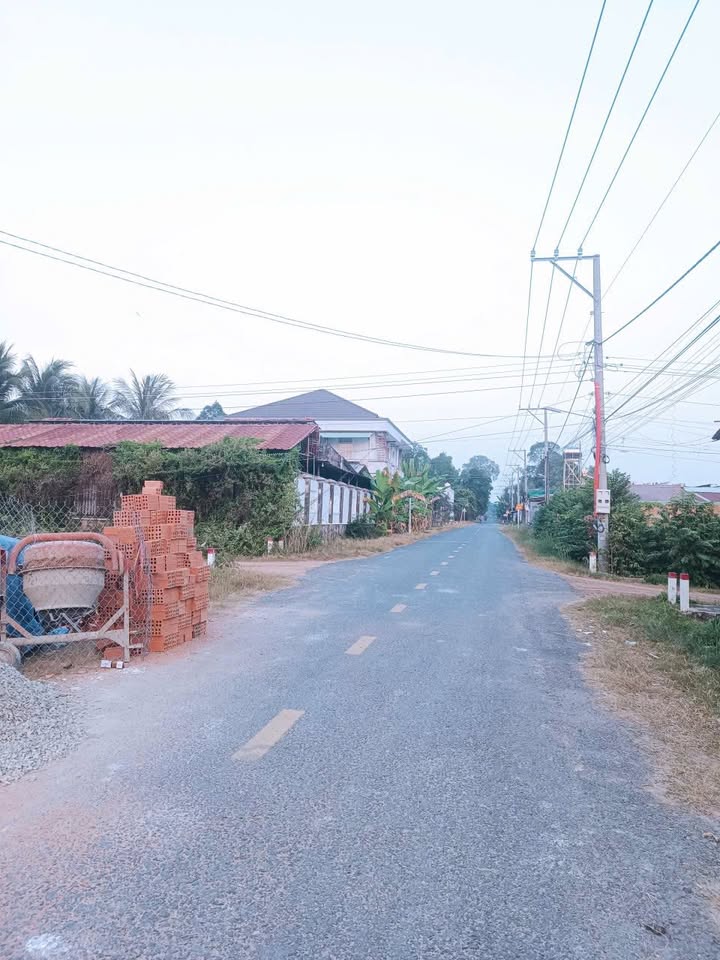 Nhà mới xây đẹp tại KP. Long Hải, Tây Ninh - Sổ hồng đầy đủ, giá chỉ 999 triệu!