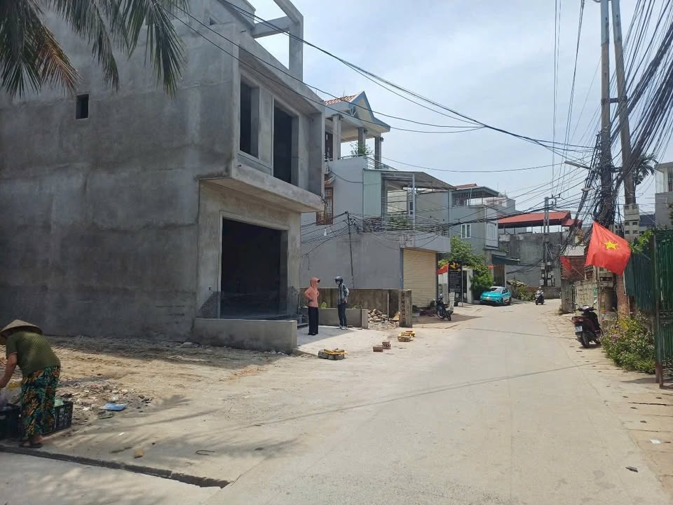 Đất mặt đường Khu Giếng Đáy 3, Phường Việt Hưng, 99m² - Vị trí đẹp, kinh doanh thuận lợi!
