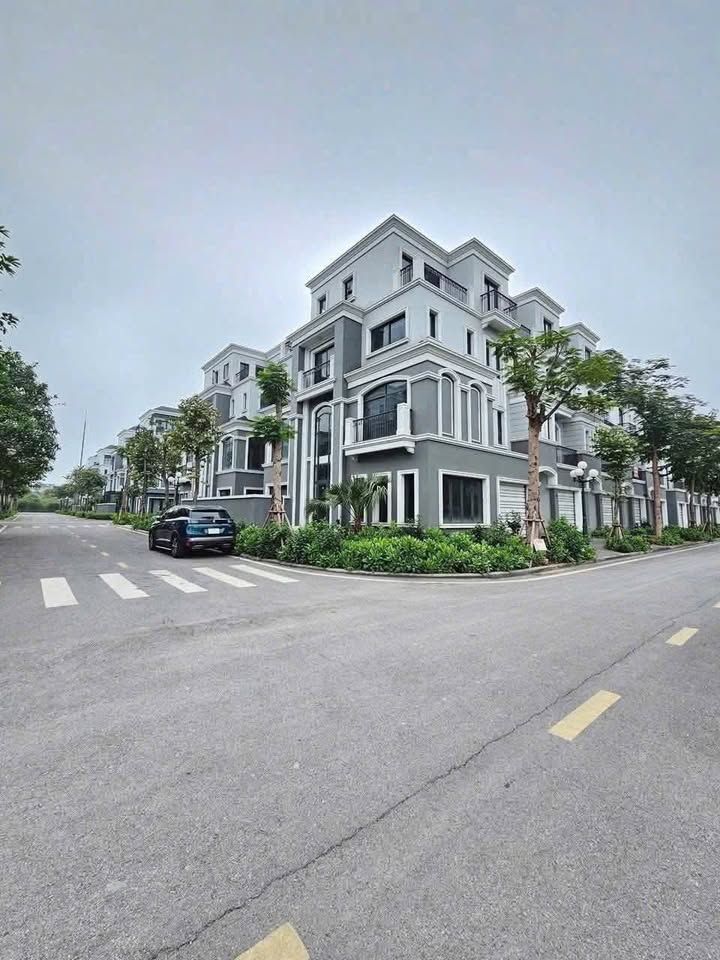 Căn liền kề Grandbay Bãi Cháy 106m² giá 8.x tỷ - Vị trí vàng, hiếm có!