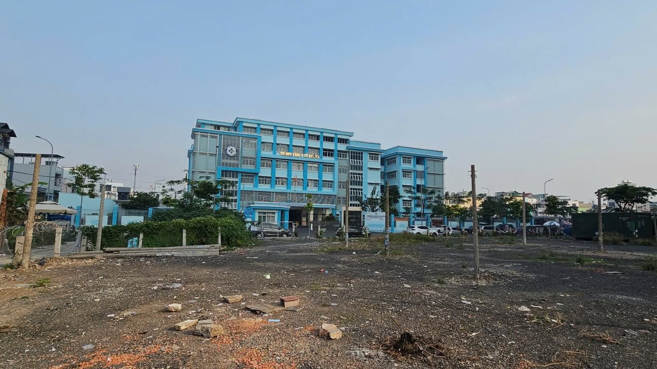 Đất nền Bùi Minh Trực, Q8, 151m² giá 13.5 tỷ - Sổ hồng chính chủ, xây dựng ngay!