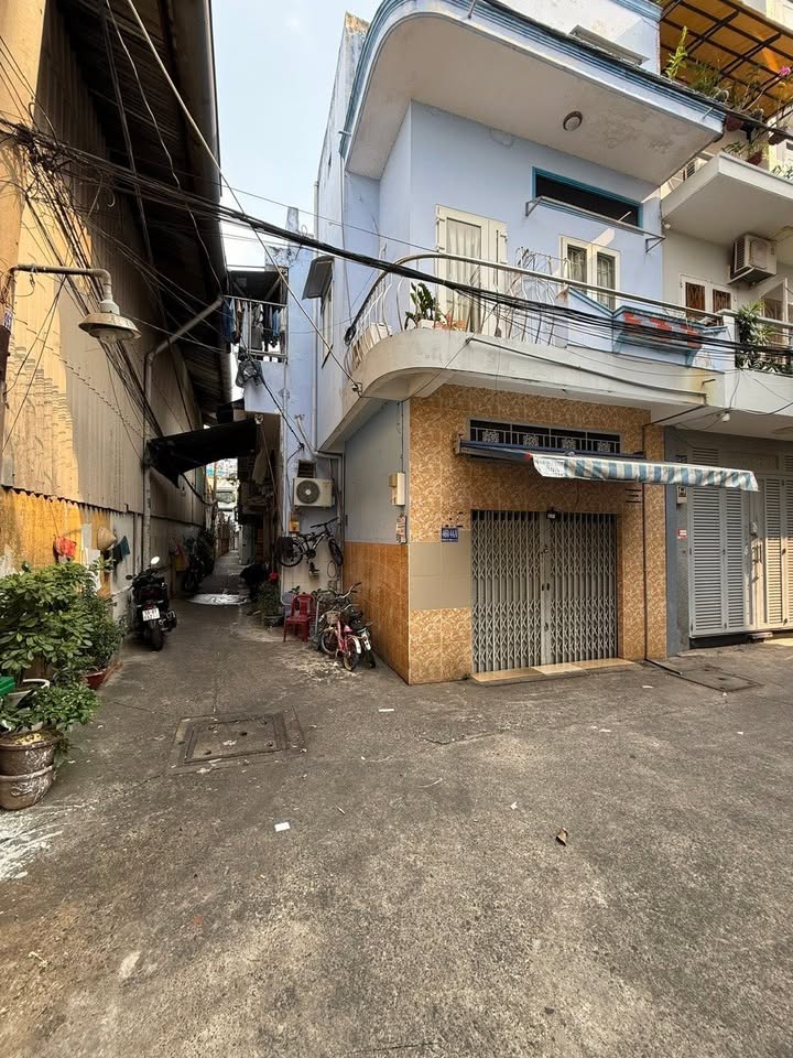 Nhà nhỏ Quận 4, 8.2m² giá 1.4 tỷ - Tiện ích vàng gần Đại học Nguyễn Tất Thành!