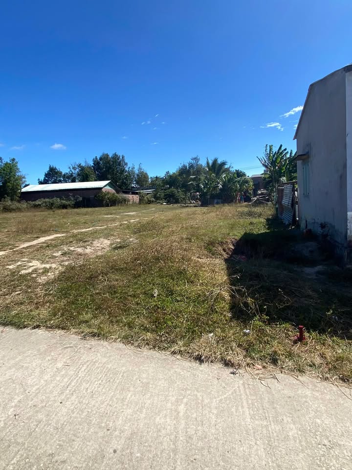 Đất thổ cư xã Dakbla, Kon Tum 216m² giá 300 triệu - Tiềm năng đầu tư lớn!