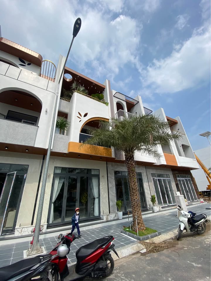 Nhà phố Gò Đen 99m² giá 3.99 tỷ - Tiện ích đỉnh cao ngay trung tâm!