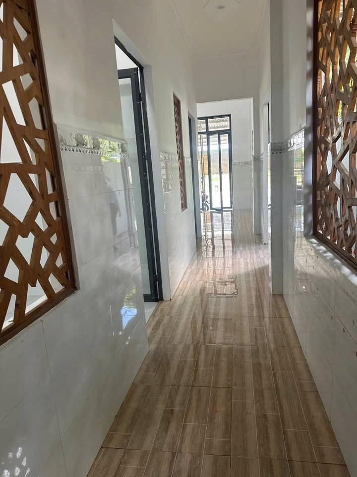 Nhà nguyên căn Tân Xuân 2PN - Giá chỉ 4 triệu/tháng - Sân đậu ô tô tiện lợi!