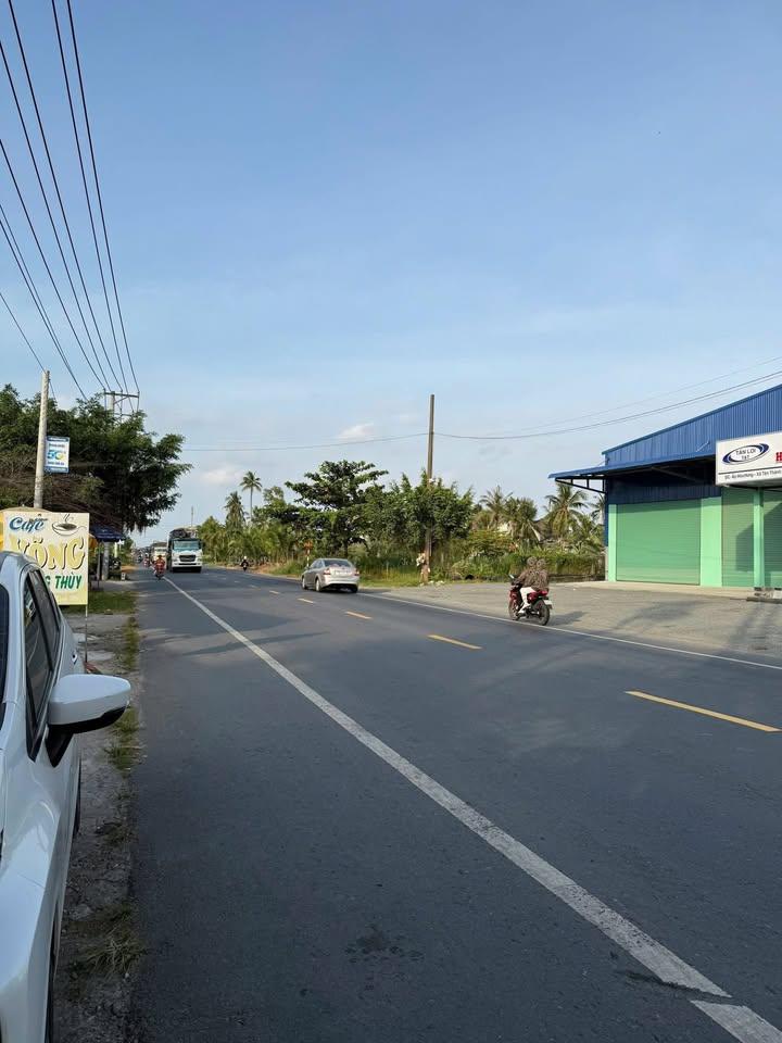 Nhà cấp 4 500.7m² QL60 mới, giá 2.3 tỷ - Sẵn sàng vào ở ngay!