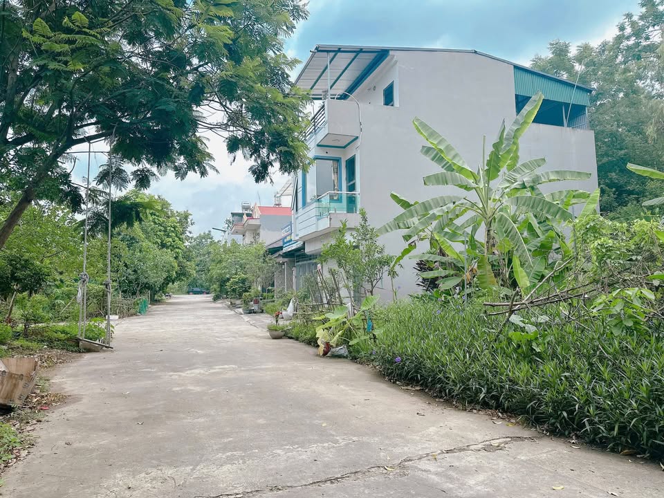 Nhà riêng tại Nhuận Trạch, Lương Sơn, 86m² giá 4.x tỷ - Đường ô tô tránh nhau!