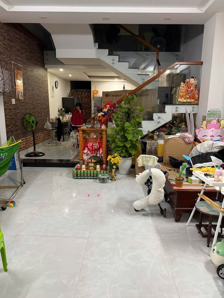 Nhà riêng Đà Nẵng 183m² giá 5.85 tỷ - Sổ hồng chính chủ, thiết kế đẹp!