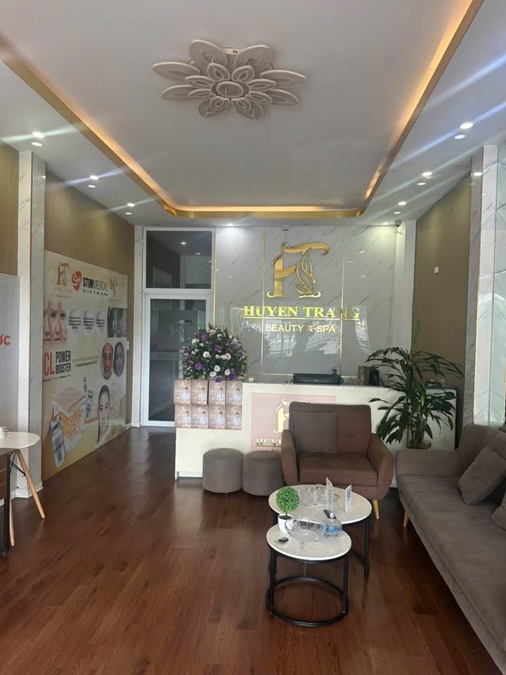 Nhà kinh doanh đường Mê Linh, Quận 1, 10 triệu/tháng - Vỉa hè rộng rãi, thông thoáng