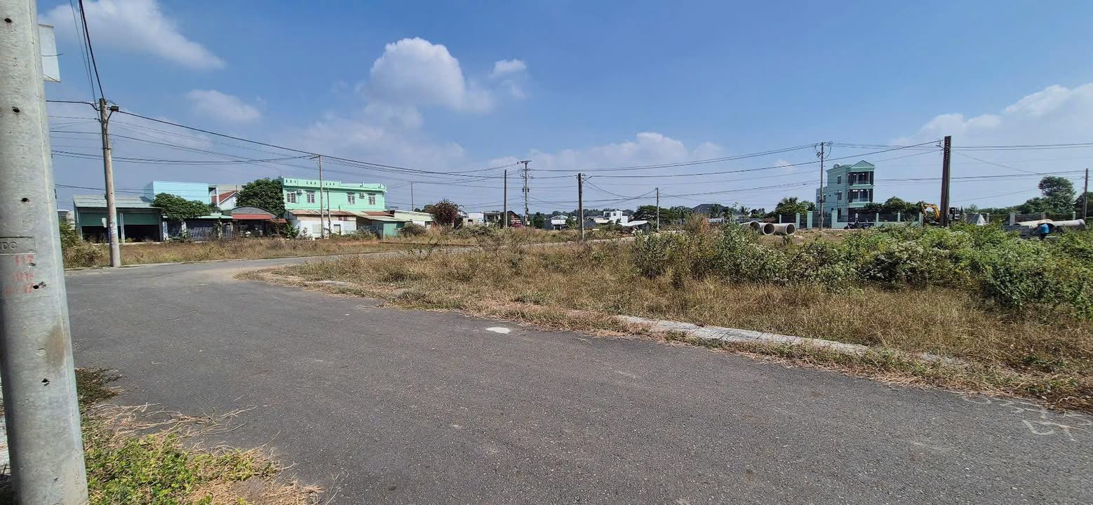 Đất nền Hòa Long Center 127m² giá 1.8 tỷ - Đường nhựa rộng rãi, dân cư đông đúc!