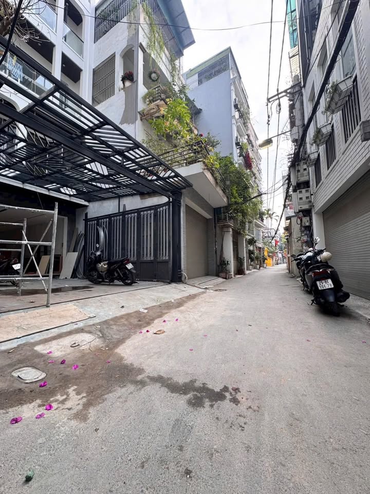 Nhà phố Hồng Tiến, Bồ Đề, 146m² giá 30 tỷ - Đón Tết đẹp như mơ!