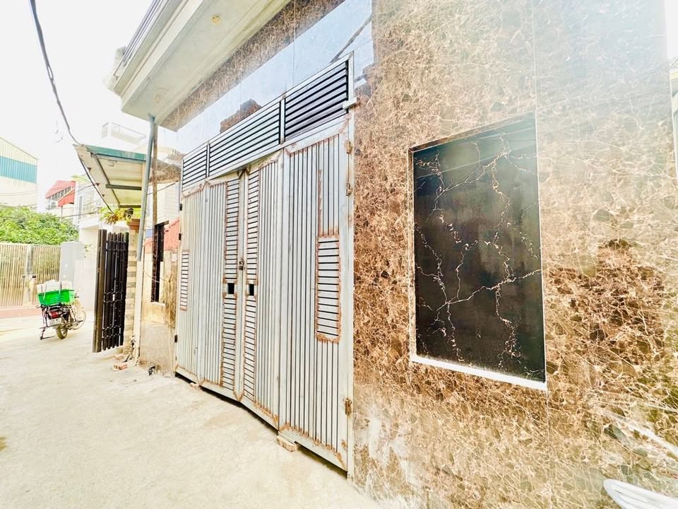 Nhà 3 tầng Liên Ninh 89m² giá 9 tỷ - Tiện ích đầy đủ, giao dịch nhanh chóng!