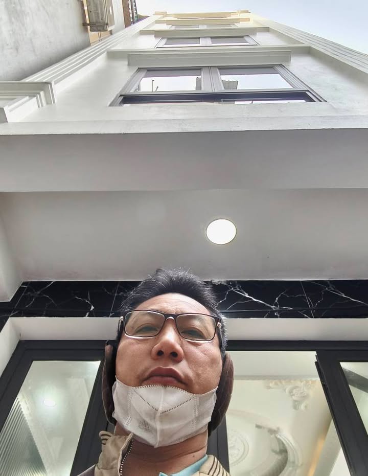 Nhà 5 tầng Vĩnh Ngọc, Đông Anh 190m² giá 4 tỷ - Vị trí đắc địa, tiện ích đầy đủ!