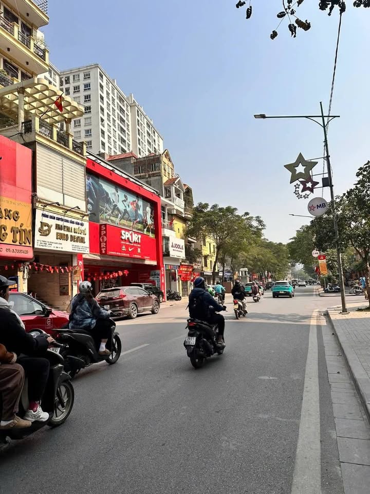 Nhà mặt phố Nguyễn Thái Học, Quận Ba Đình, 130m² giá 84 tỷ - Đầu tư sinh lời bền vững!