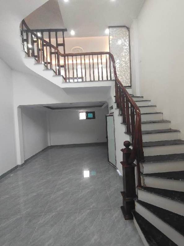 Nhà riêng 5 tầng tại Vĩnh Ninh 42m² giá 6 tỷ - Gần tiện ích đầy đủ!