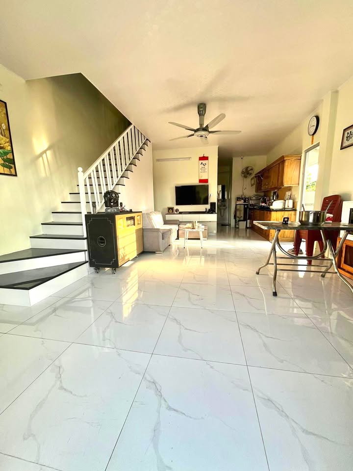 Nhà 50m² Hữu Hoà, Hà Đông 1.6 tỷ - Lô góc 2 mặt thoáng, gần chợ!