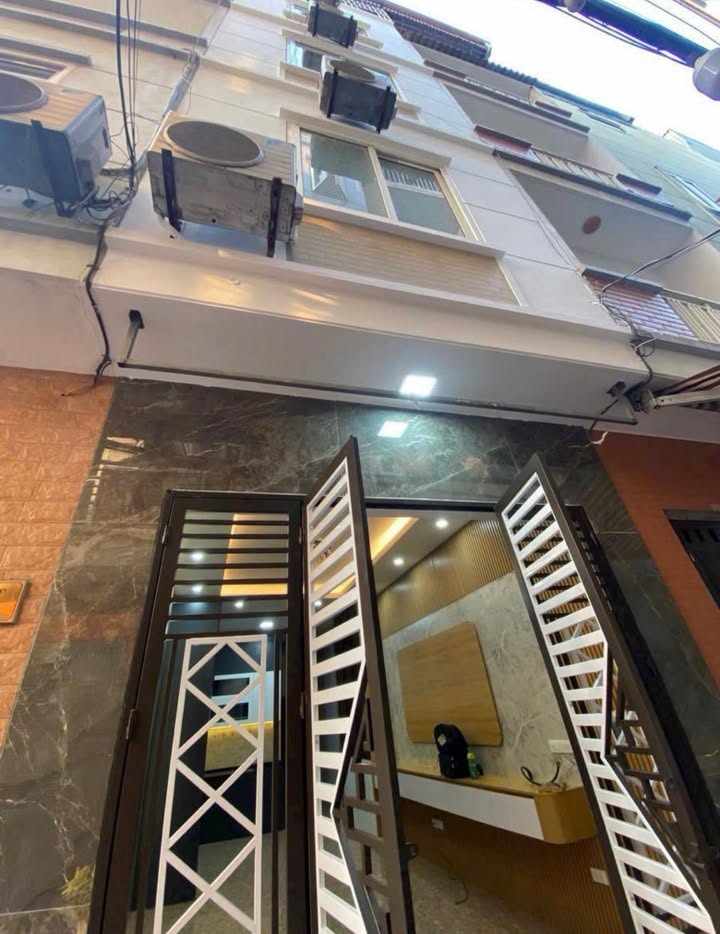 Nhà riêng tại Hồng Tiến, Long Biên 32m² giá 9.2 tỷ - Sẵn sàng vào ở ngay!